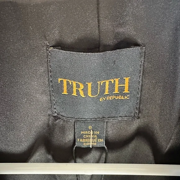 Truth by Republic Black Cropped Blazer with Gold Button - NWT but Minor Flaw - Picture 5 of 13